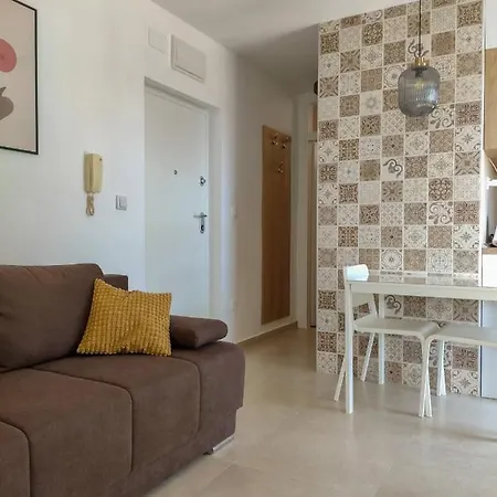 Newly Renovated With A Beautiful View Apartamento *