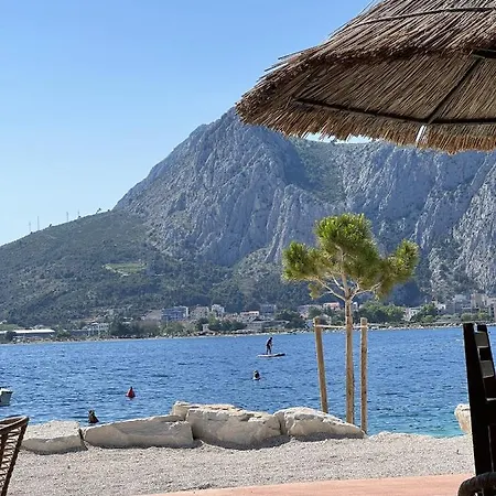 Newly Renovated With A Beautiful View Apartamento